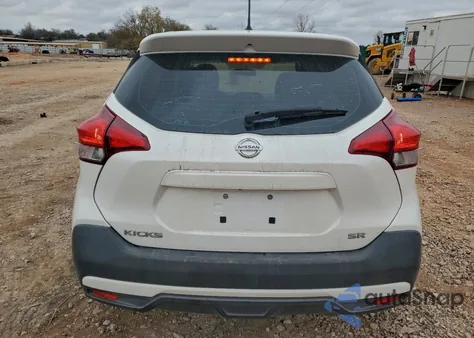2019 Nissan Kicks S z USA, uszkodzony, nr VIN 3N1CP5CU3KL565484